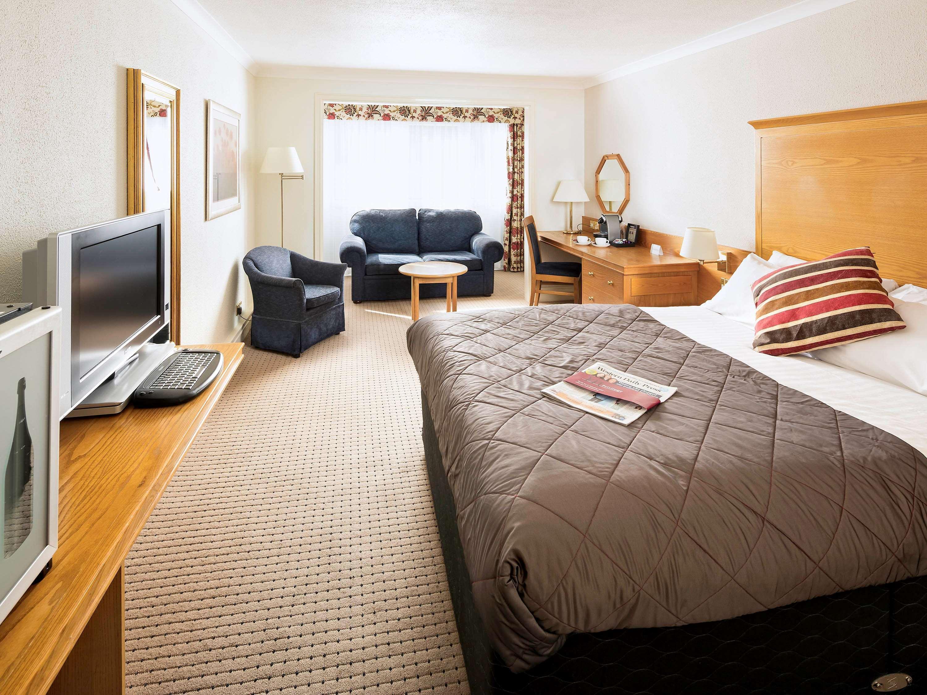 Mercure Bristol North The Grange Hotel Winterbourne Exterior foto